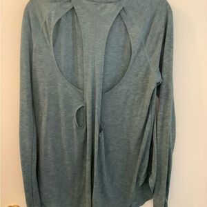 Under Armour cut out Shirt